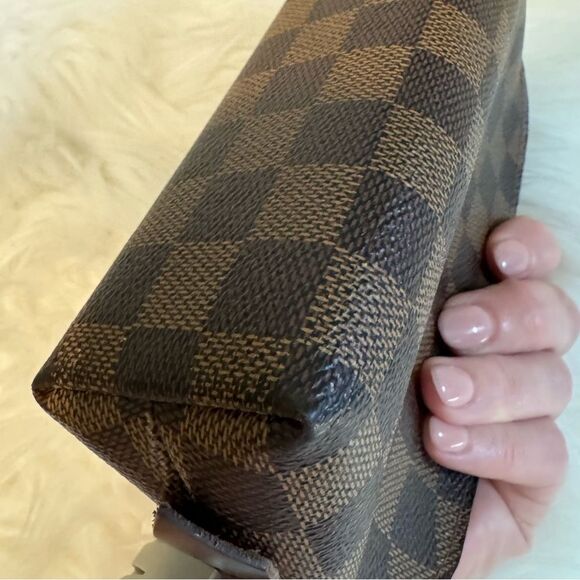 LOUIS VUITTON Damier Ebene Toiletry Cosmetic Pouch, Pochette Cosmetique - Picture 10 of 16